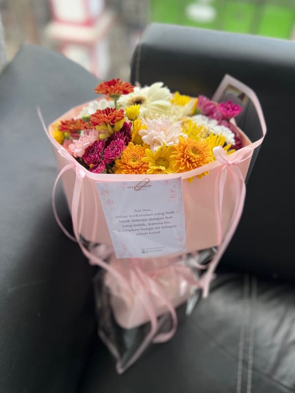 Pinkish Blooms (fresh flowers)